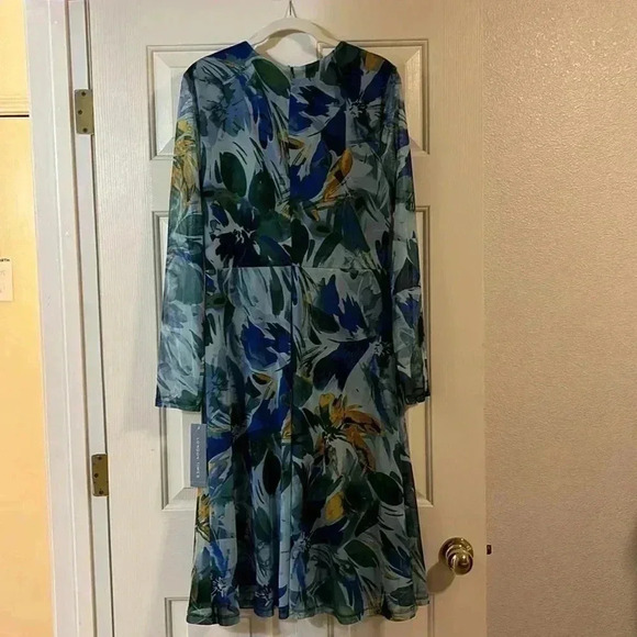 London Times Twist Keyhole Midi Dress - Picture 7 of 12